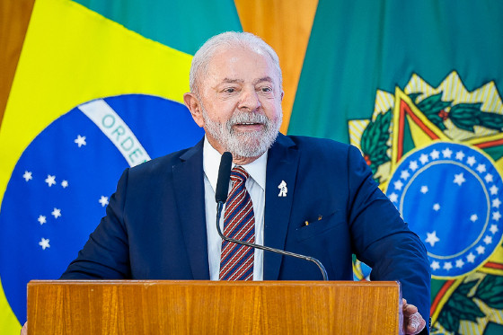 Lula acena para países pobres e ditaduras