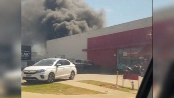 Incêndio em depósito de farmácia