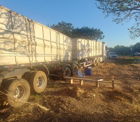 Grileiros profissionais se aproveitam para tentar retirar a posse dos proprietários, não só em áreas rurais, mas também dentro da zona urbana.