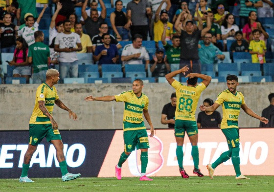 cuiaba e coritiba na arena pantanal