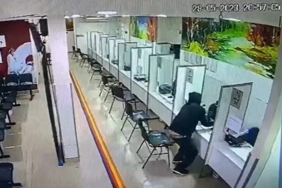 A vítima foi atingida por dois dos cinco tiros.