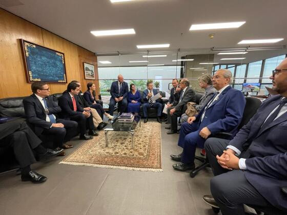 Governador e parlamentares se reuniram com ministros para defender a Ferrogrão.