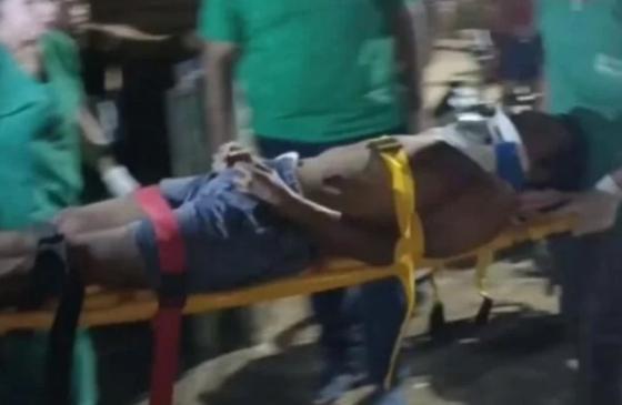 De acordo com a enfermeira que prestou atendimentos preliminares, o rapaz não corre risco de morte.