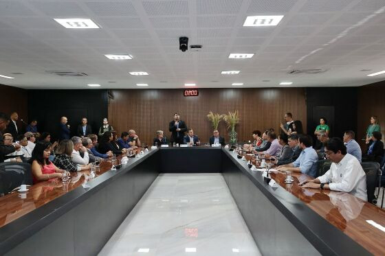 O Governo de Mato Grosso assinou, nesta terça-feira, um termo de parceria com representantes da Amaggi, por meio da Fundação André e Lucia Maggi (Falm)