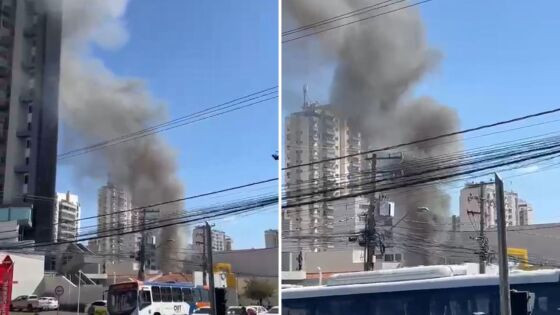 Intensa fumaça escura encobre o local neste momento