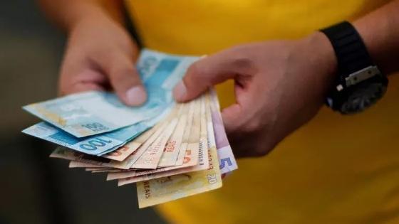 Todo o valor do salário do servidor era comprometido com os consignados.