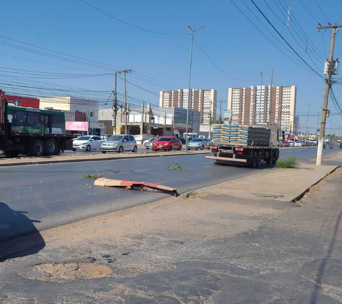 Motociclista Tem Cabe A Esmagada Por Caminh O Na Av Fernando Correa