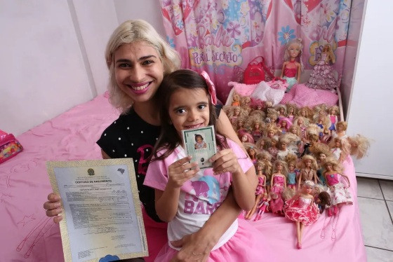Roberta Costa Brandão, de 41 anos, sempre sonhou em colocar o nome da filha de Barbie.