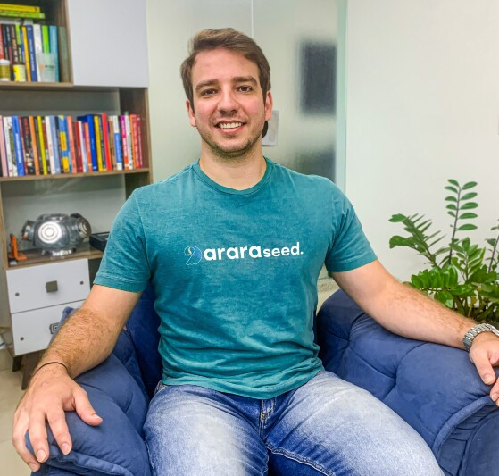 Henrique Galvani é formado em Ciências Contábeis pela Universidade Paulista, COO e sócio-fundador da Arara Seed, primeira plataforma de investimentos coletivos do setor do Agronegócio. 