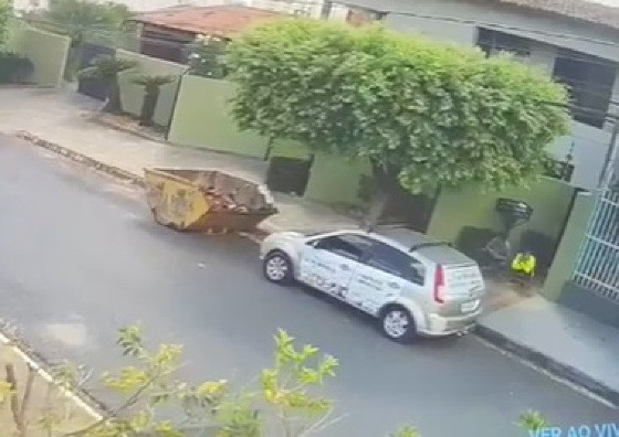 Bandidos fizeram pintor refém para invadir a casa