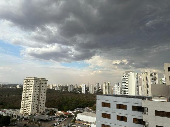 Previsões apontam para a possibilidade de pancadas de chuva intensas.