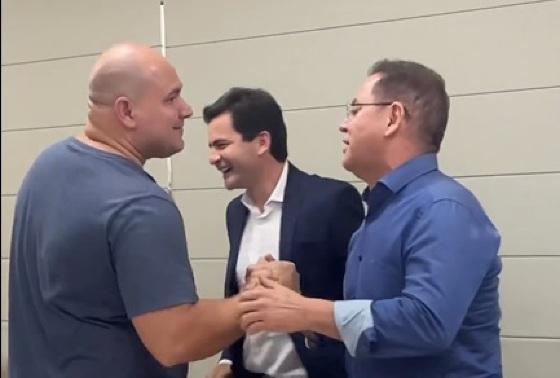 Os três principais candidatos à Prefeitura de Cuiabá ainda aparecem em clima amistoso. Será que isso resiste à campanha eleitoral?