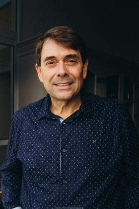 Carlos Alexandre Braga é escritor, bacharel em Direito, pós-graduado em Segurança Pública e mestre em Desenvolvimento Regional. Autor do livro Voando em busca de onde viemos
