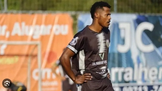 Jogador amador morre durante partida de futebol em SC