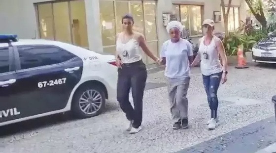 Mãe é presa suspeita de envolvimento na morte da filha de 2 anos no RJ