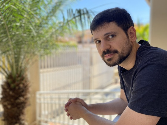Gabriel Rosario é head de dados, mestre em Ciência da Computação pela UFRJ e especialista em Inteligência Artificial. Também é autor do sci-fi Rapina: Não confie em androides