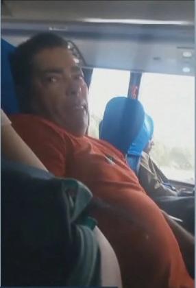 A vítima, que estava indo trabalhar, percebeu o crime e filmou toda a ação. 