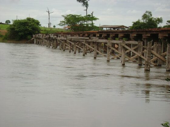 Ponte sobre o Rio dos Peixes em Juara