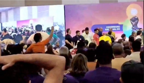 Correligionários caíram no soco em evento nacional do partido.