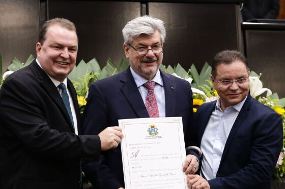 O ministro do Superior Tribunal de Justiça (STJ), Marco Aurélio Buzzi, recebeu o título de cidadão mato-grossense 