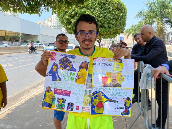 Lucas Assis veio do Rio de Janeiro para tentar ver Neymar.