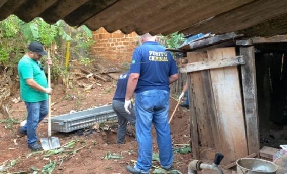 Corpo foi enterrado nos fundos de terreno