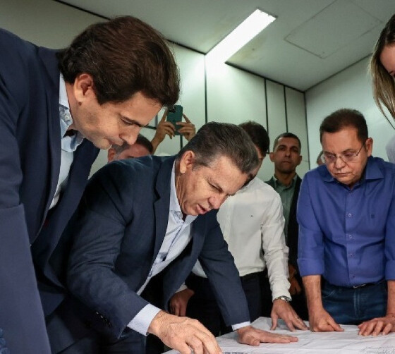 Disputam a vaga o presidente da Assembleia Legislativa, deputado Eduardo Botelho e o secretário-chefe da Casa Civil, Fábio Garcia.