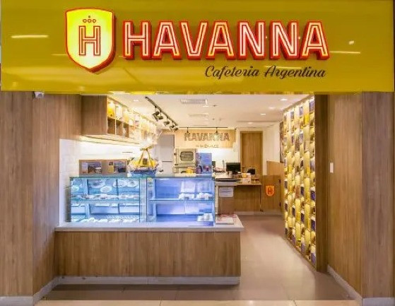 Só havia uma loja em funcionamento, a do Shopping Estação.