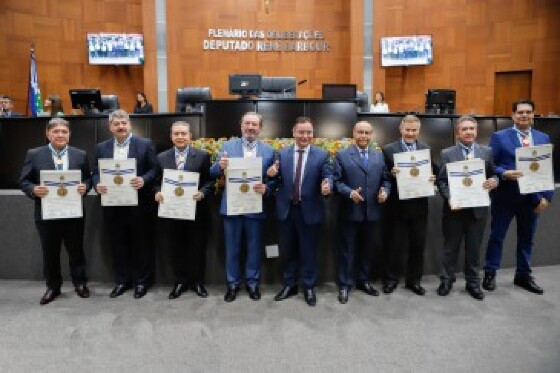 Conselheiro Antonio Joaquim, Guilherme Maluf, Valter Albano, José Carlos Novelli, deputados Educardo Botelho e Júlio Campos, conselheiros Waldir Teis, Sérgio Ricardo e Domingos Neto