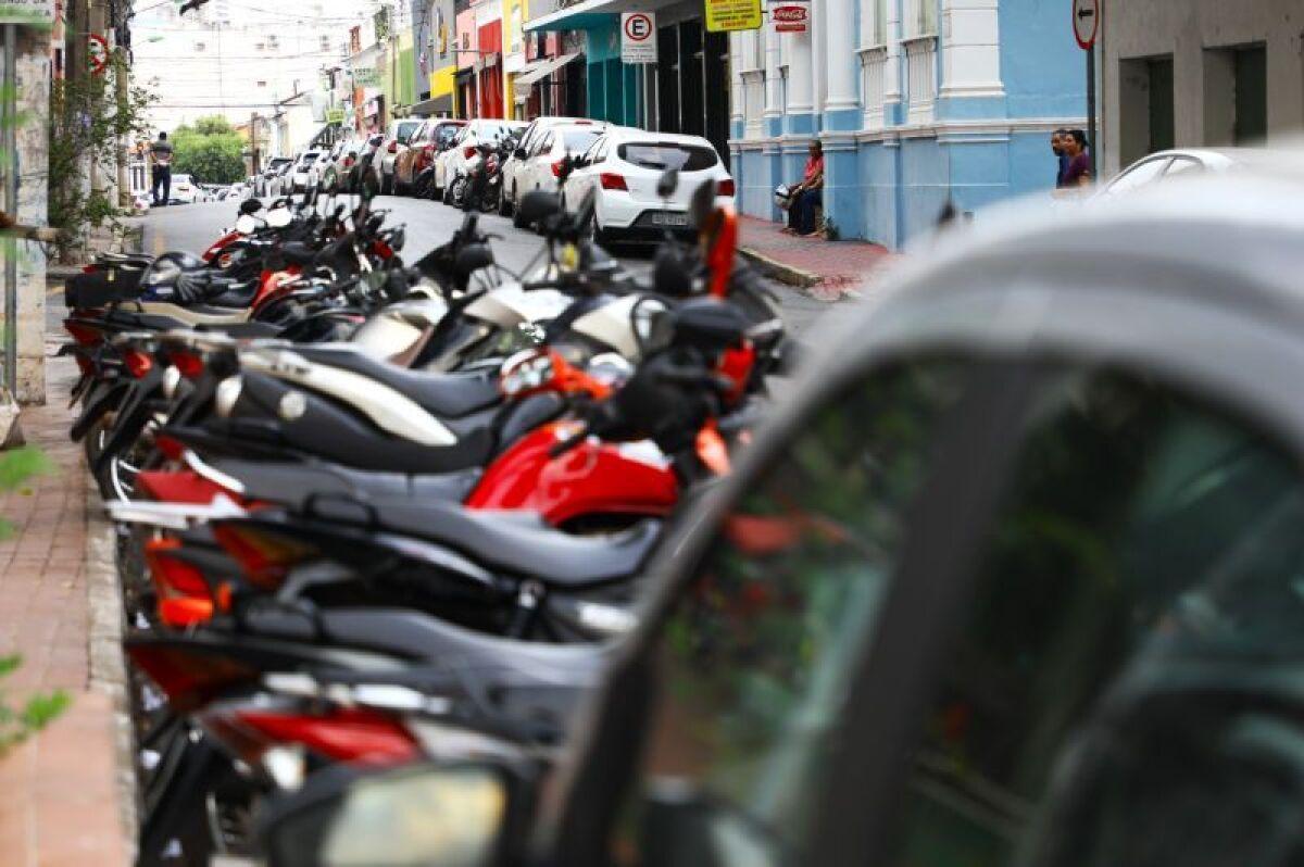 Entenda como motoristas serão cobrados para estacionar nas ruas de Cuiabá