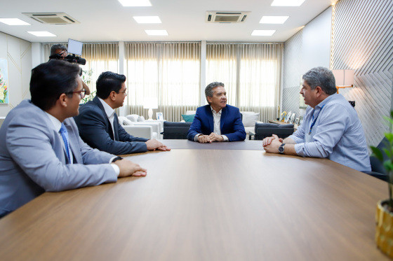 Em reunião nesta segunda-feira (13), o prefeito apresentou aos conselheiros as propostas de ampliação dos serviços de água e esgotamento sanitário que estão em andamento.