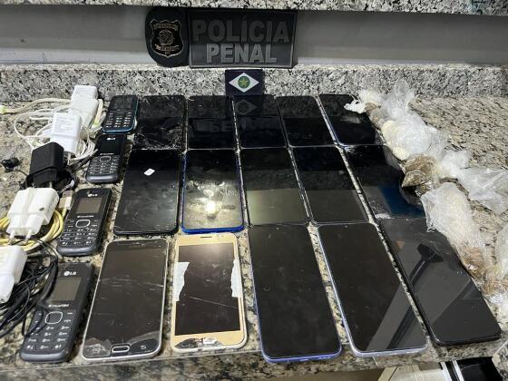 Aparelhos celulares apreendidos pela Polícia Penal