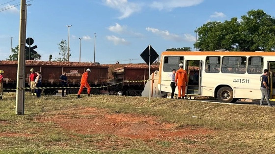 trem e onibus