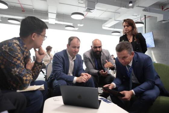 Governador Mauro Mendes se reuniu com o diretor de Energia e Políticas Climáticas do Ministério do Meio Ambiente de Singapura, Zhang Weijie