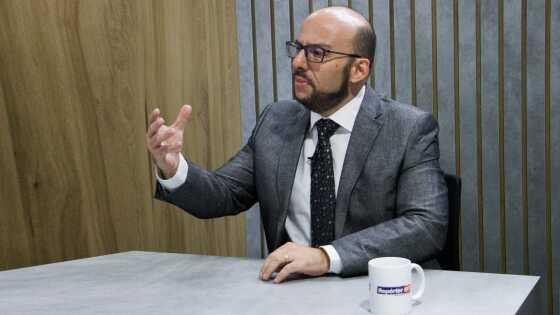 O advogado criminalista Eduardo Mahon fez a crítica em postagem no Instagram.