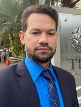 Edson Mendes é suplente de deputado estadual por Mato Grosso; graduado em Engenharia Florestal pela UFMT, com pós-graduação em Cadastro Técnico de Atividades Potencialmente Poluidoras (CTF/APP), promovido pela FrancoAmb;