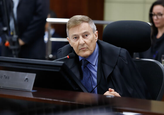 Waldir Teis assumiu interinamente a presid~encia do TCE-MT