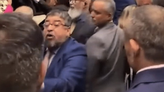 Quaquá ainda ameaçou "bater de novo" e a confusão se alastrou