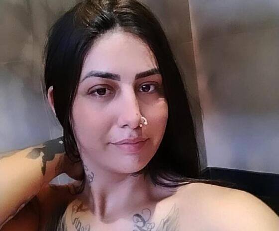 Karol Karine da Silva, 23 anos, foi presa no domingo, em Juína. Ela é apontada como membra do Comando Vermelho.