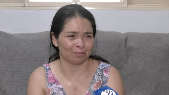 Mãe da jovem que morreu por causa de fake news fala pela primeira vez