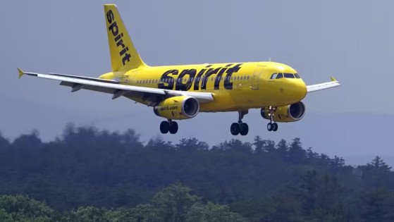 Criança que viajava sozinha é colocada no voo errado pela companhia aérea Spirit Airlines nos EUA