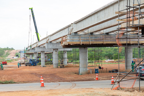 A estrutura mais avançada é o viaduto construído sobre a MT-010