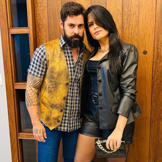 A esposa do cantor lamentou a morte dele nas redes sociais.