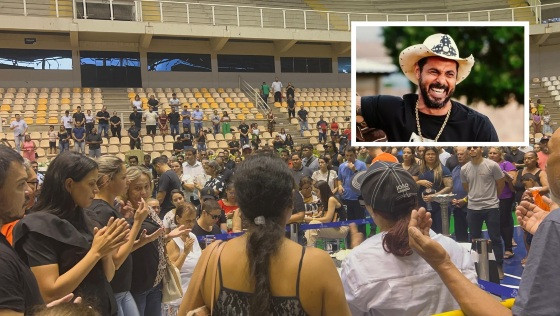Fãs cantaram "Desatino", que ficou famosa nas vozes de João Carreiro e Capataz