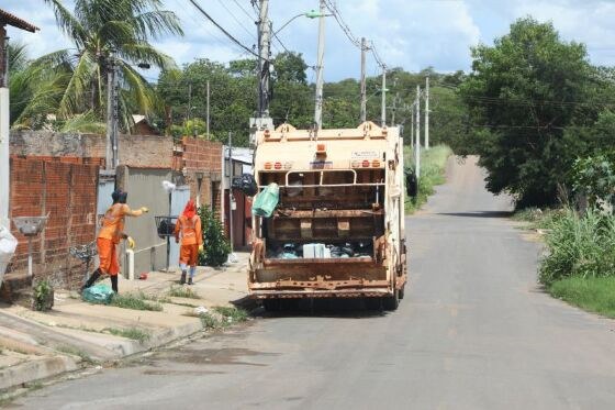 Coleta de lixo em Cuiabá.