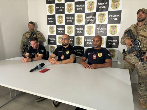 A coletiva foi realizada logo após a chegada do coronel do Exército, Etevaldo Luiz Caçadini Vargas chegar em Cuiabá