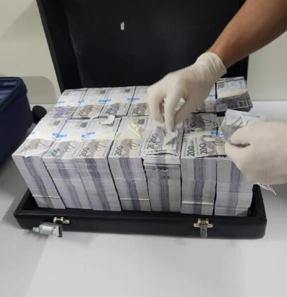 A falsificação de dinheiro que o grupo pratica já teria causado prejuízo de R$ 400 mil às vítimas