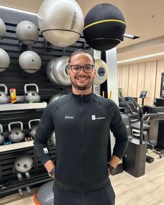 Rogério Garcia é personal trainer tem 32 anos. Bacharel em educação física Univag-MT. Pós graduação em fisiologia do exercício e nutrição desportiva Educare-MT. Personal há mais de 8 anos. Dominante na área de avaliação e prescrição. 