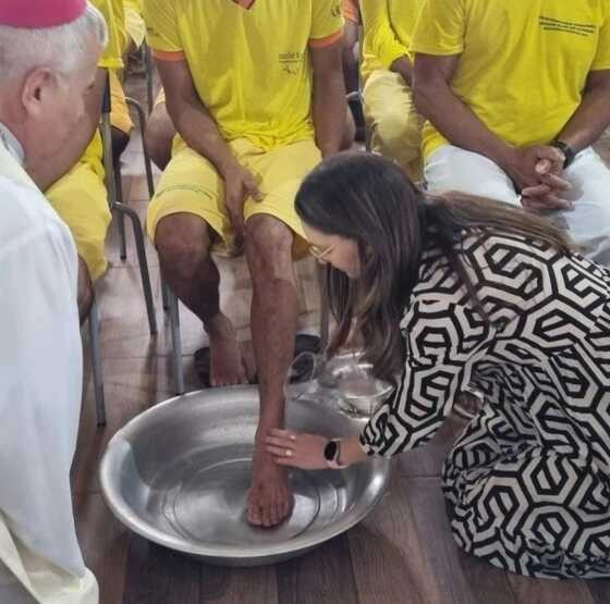 O gesto da juíza gerou polêmica e tem sido criticado