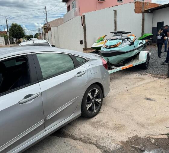 Operação apreendeu carros, jet ski e motos